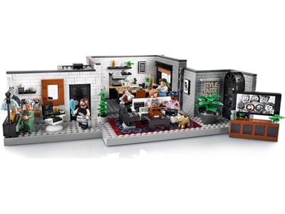 LEGO® Creator 10291 - Queer Eye - The Fab 5 Loft Preowned Building Kit