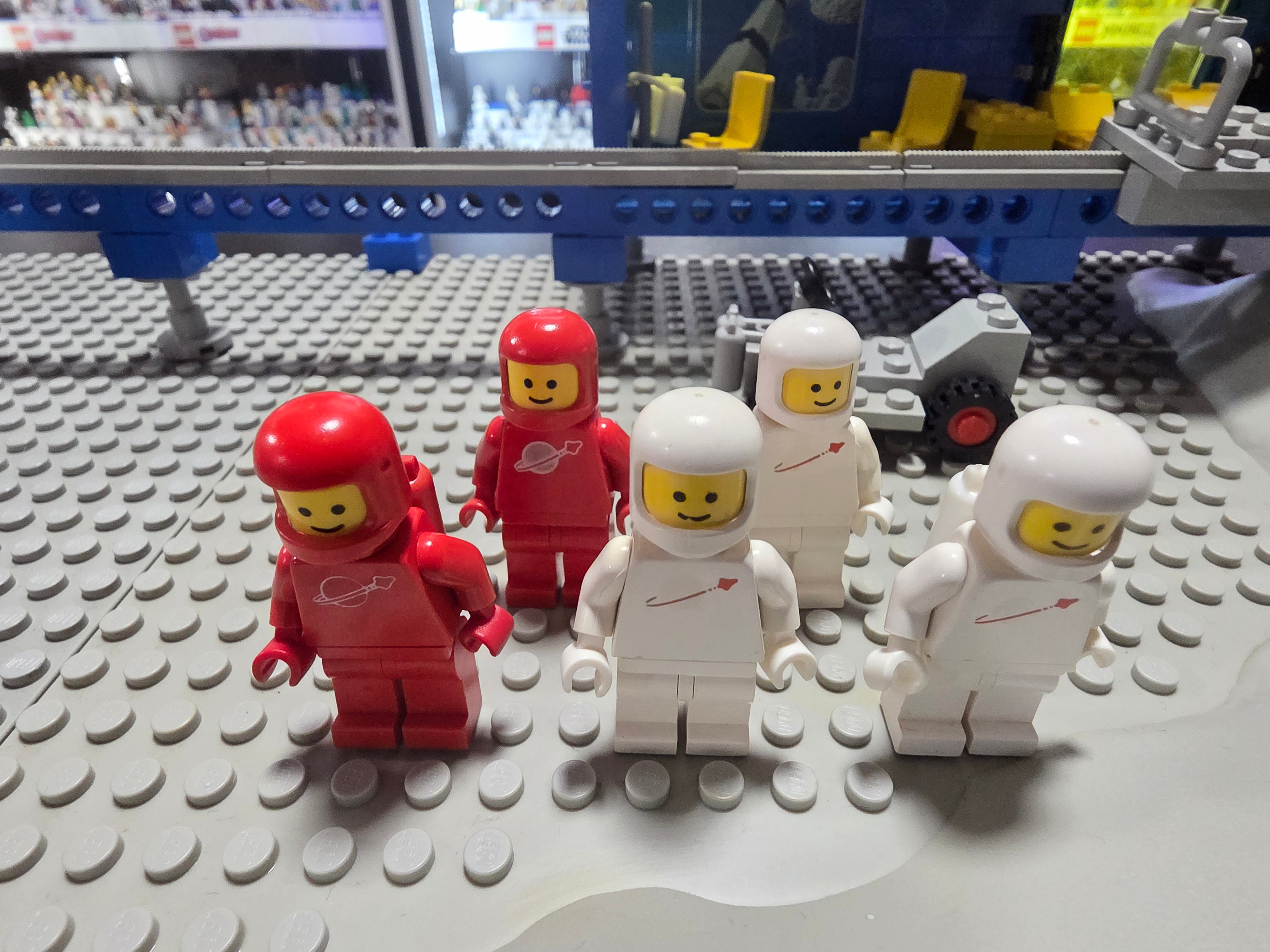 LEGO 6970-1 BETA-1 Command Base (BUV)