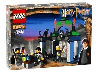 LEGO® Harry Potter 4735 Slytherin Building Kit