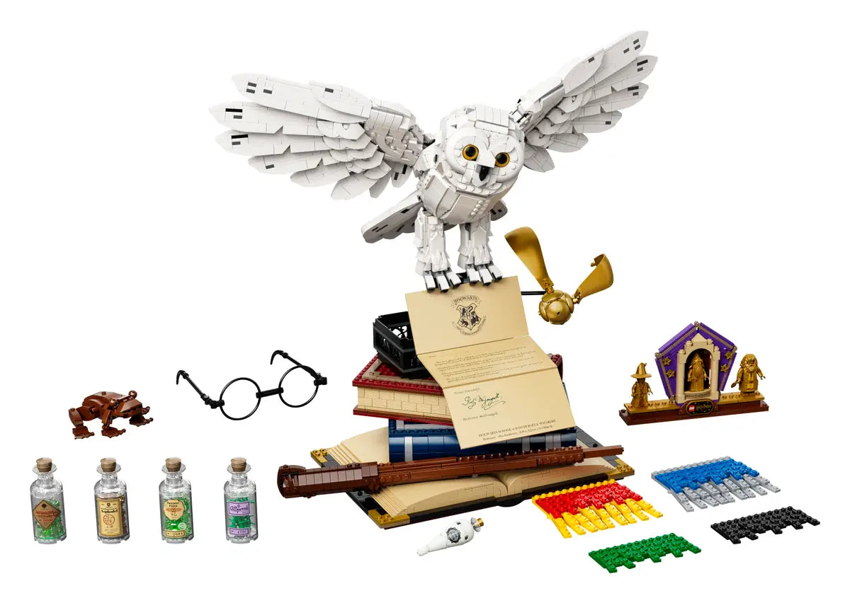 LEGO® Harry Potter 76391 Hogwarts Icons - Collectors' Edition Building Kit