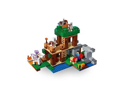 LEGO® Minecraft 21146 - The Skeleton Attack Preowned Building Kit