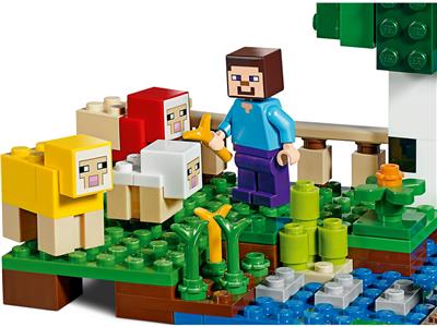 LEGO® Minecraft 21153 The Wool Farm Building Kit