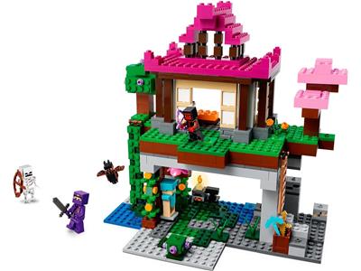 LEGO® Minecraft 21183 - The Training Grounds Preowned Building Kit