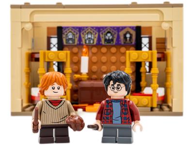 LEGO® Harry Potter 40452 - Hogwarts Gryffindor Dorms Preowned Building Kit