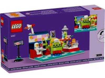 LEGO® Space 40687 - Alien Space Diner Preowned Building Kit