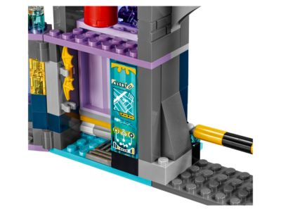 LEGO® DC Super Hero Girls 41237 - Batgirl Secret Bunker Preowned Building Kit
