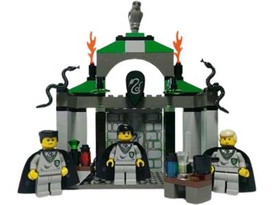 LEGO® Harry Potter 4735 Slytherin Building Kit