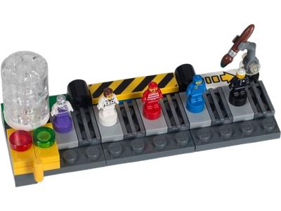 LEGO® Brand 5005358 - Minifigure Factory Preowned Building Kit