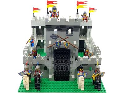 LEGO® Castle 6080 Kings Castle Building Kit