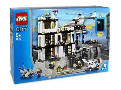 LEGO® Town 7237 - Police Station Without Lightup Minifigure Preowned Building Kit