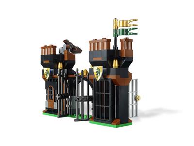 LEGO® Castle 7187 - Escape from Dragons Prison Preowned Building Kit