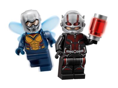 LEGO® Super Heroes 76109 - Ant-Man and the Wasp: Quantum Realm Explorers Preowned Building Kit