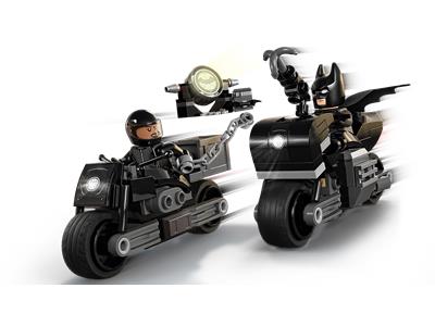 LEGO® Super Heroes 76179 - The Batman: Batman & Selina Kyle Motorcycle Pursuit Preowned Building Kit