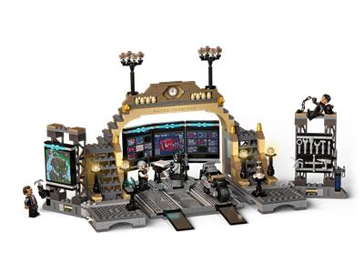 LEGO® Super Heroes 76183 Batcave The Riddler Face Off Building Kit