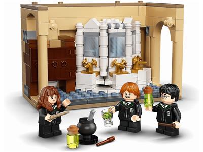 LEGO® Harry Potter 76386 - Hogwarts Polyjuice Potion Mistake Preowned Building Kit