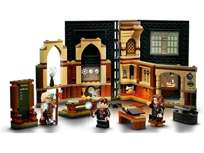 LEGO® Harry Potter 76397 - Hogwarts Moment Defence Against the Dark Arts Class Preowned Building Kit