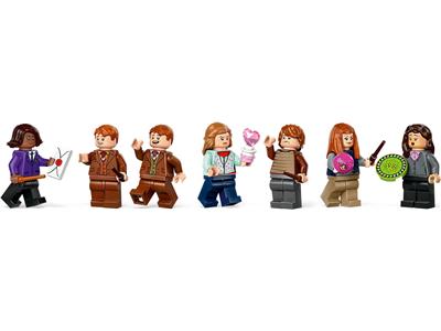 LEGO® Harry Potter 76422 Diagon Alley: Weasleys Wizard Wheezes Building Kit