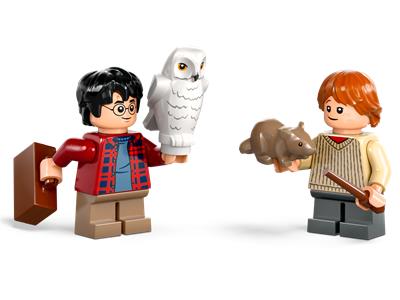 LEGO® Harry Potter 76424 Flying Ford Anglia Building Kit