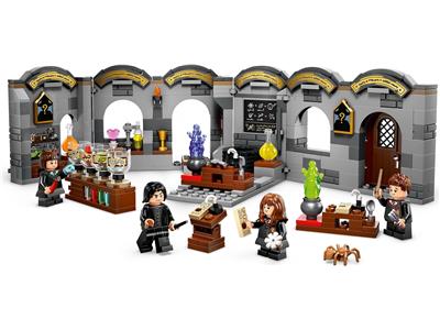 LEGO® Harry Potter 76431 Hogwarts Castle: Potions Class Building Kit