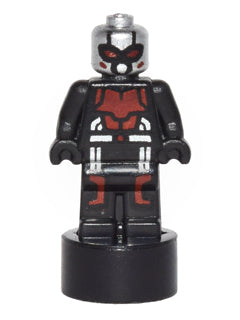 Preowned LEGO® Minifigure – Super Heroes 90398pb007 Ant-Man (Scott Lang) Statuette/Trophy O