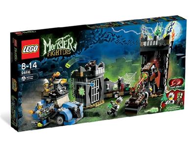 LEGO® Monster Fighters 9466 The Crazy Scientist & His Monster Building Kit