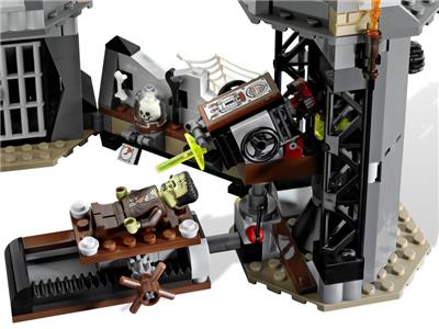 LEGO® Monster Fighters 9466 The Crazy Scientist & His Monster Building Kit
