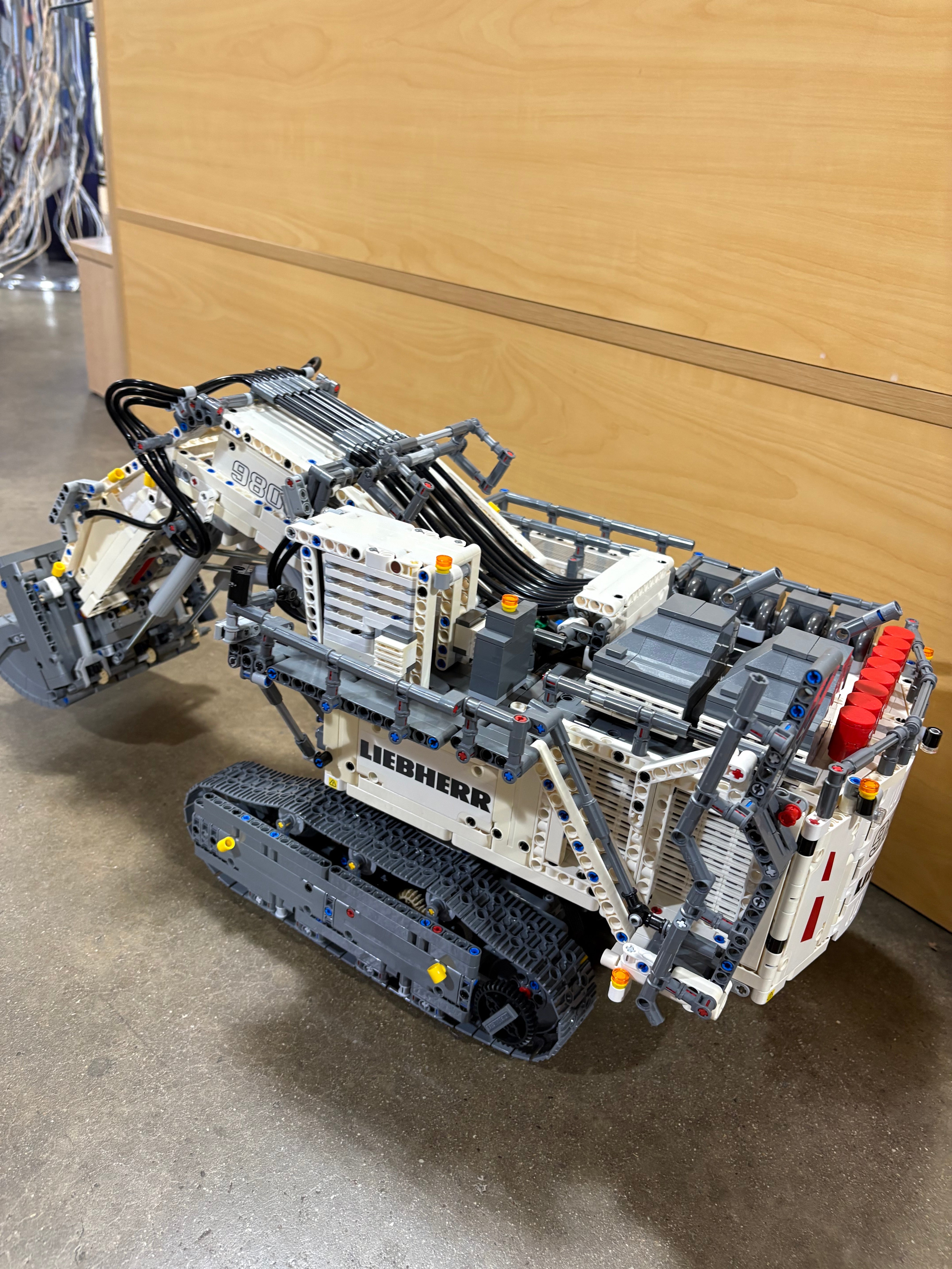 LEGO® Technic 42100-1 - Liebherr R 9800 BUV