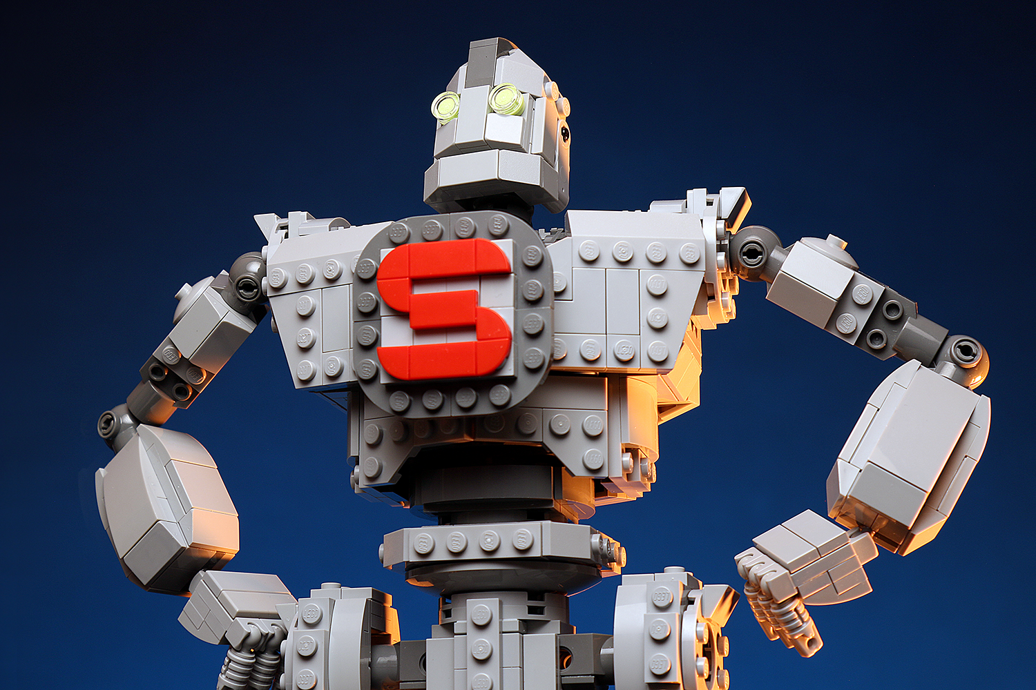 Iron Giant - Custom MOC made using LEGO parts