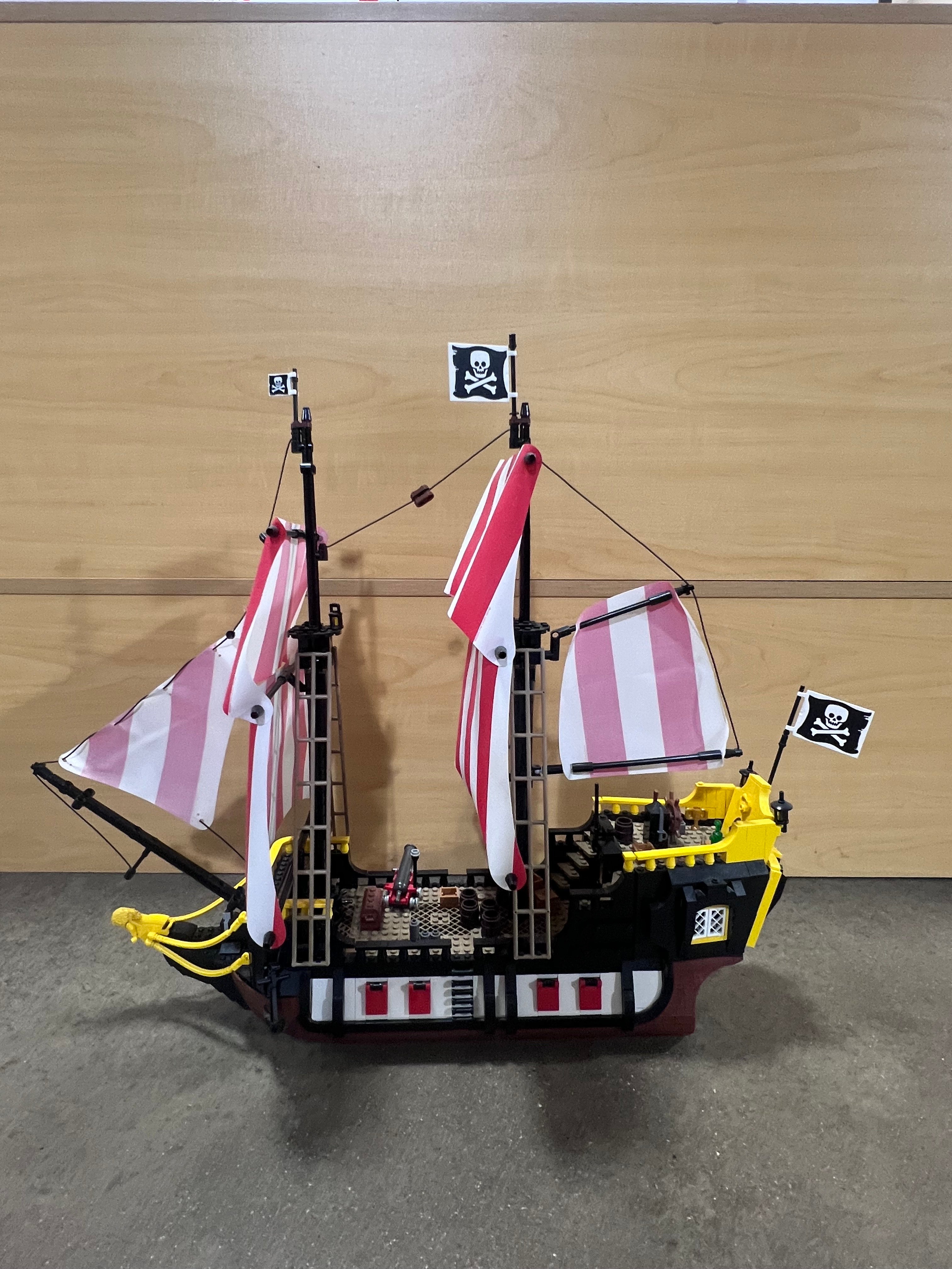 LEGO® Pirates 21322-1 - Pirates of Barracuda Bay BUV