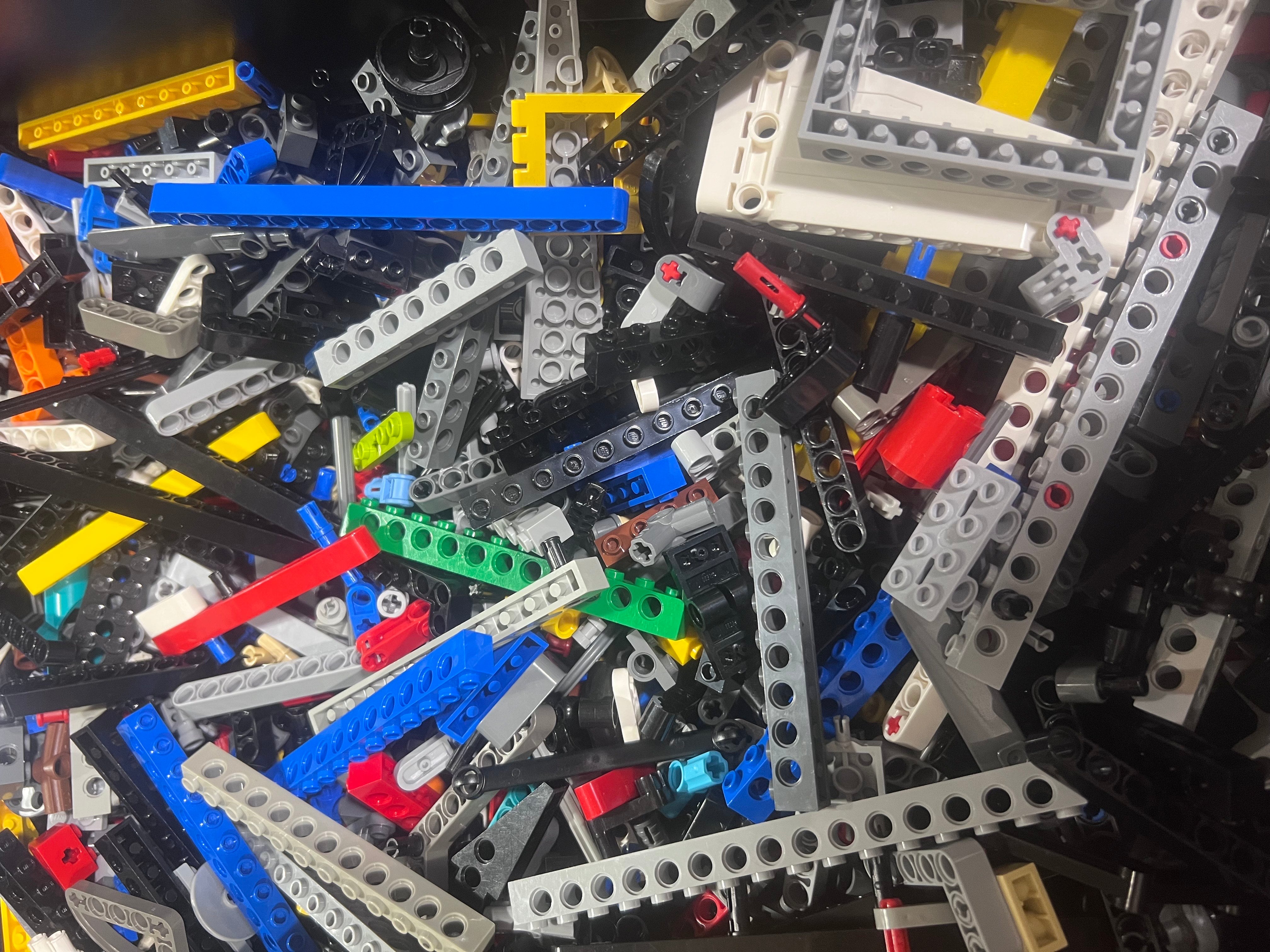 Preowned Bulk LEGO® Technic Parts - 1lb