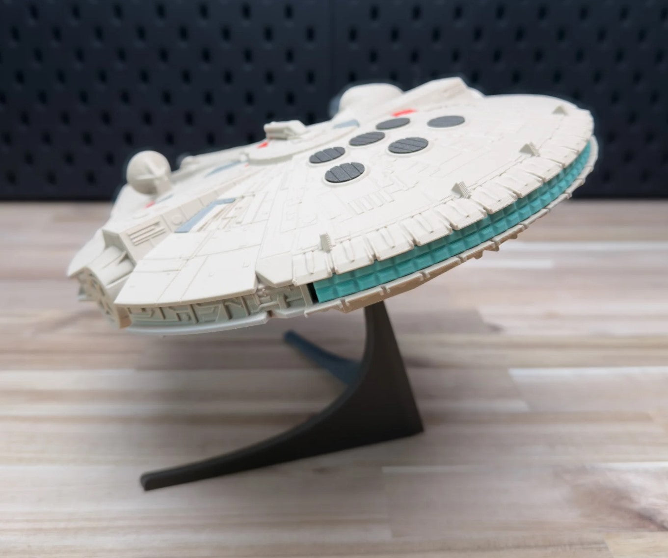 3D Printed Star Wars Millennium Falcon Building Kit
