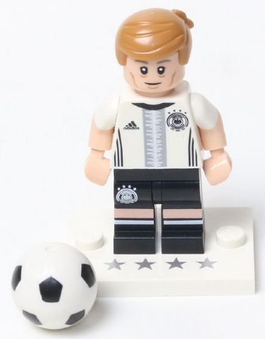 LEGO® Collectible Minifigure Series – coldfb-10 Toni Kroos Deutscher Fussball-Bund Set Complete Set with Stand & Accessories