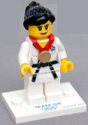 LEGO® Collectible Minifigure Series – coltgb-4 Judo Fighter Team GB set w/Stand & Acces Complete Set