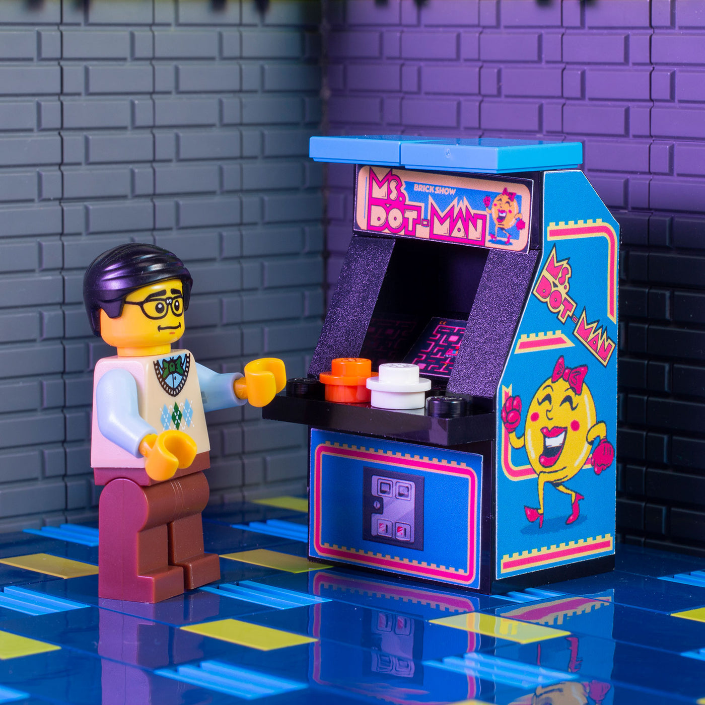 Brickshow Shop Mrs. Dot-Man Custom LEGO® Arcade Machine Building Kit