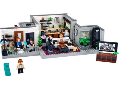 LEGO® Creator 10291 - Queer Eye - The Fab 5 Loft Preowned Building Kit