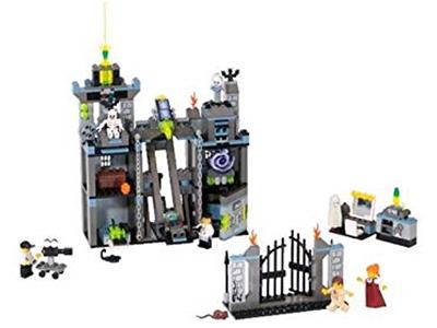 LEGO® Studios 1382 Scary Laboratory Building Kit