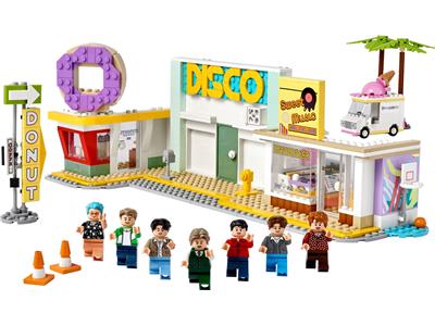 LEGO® Ideas 21339 - BTS Dynamite Preowned Building Kit