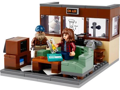LEGO® Icons 40891-1 Stranger Things: WSQK Radio Station