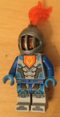 Preowned LEGO® Minifigure – NEXO KNIGHTS nex110 Royal Soldier/Kings Guard Flat Silver Helme