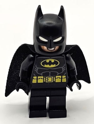 Preowned LEGO® Minifigure – Super Heroes sh0902 Batman Black Suit Yellow Belt Cowl w/White E