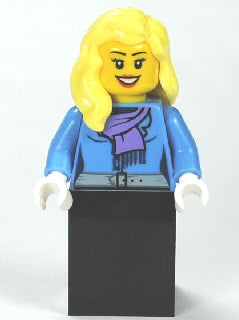 Preowned LEGO® Minifigure – Town twn147 Medium Blue Jacket w/Light Purple Scarf Black Skirt