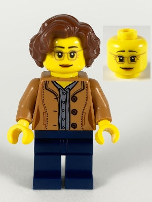 Preowned LEGO® Minifigure – Town twn384 Female Short Reddish Brown Hair Medium Nougat Glass