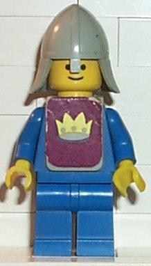 Preowned LEGO® Minifigure – Castle cas082s Classic Yellow Castle Knight Blue w/Vest Sticker