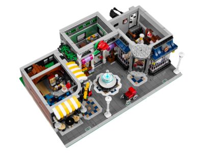 LEGO® Creator 10255 Assembly Square Building Kit
