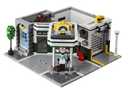 LEGO® Creator 10264 - Corner Garage Preowned Building Kit