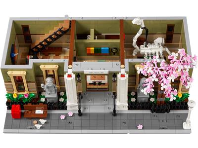 LEGO® Creator 10326 - Natural History Museum Preowned Building Kit