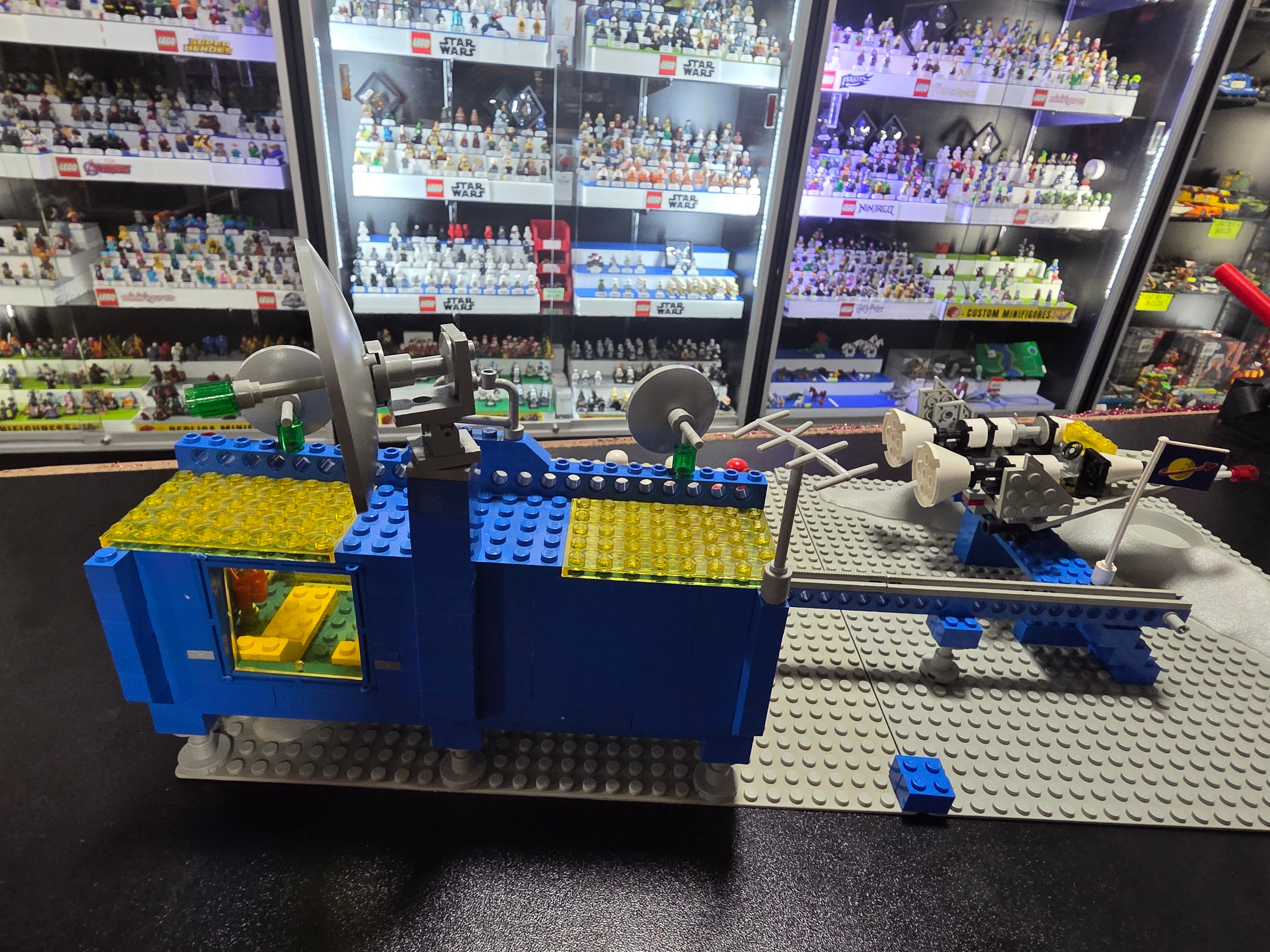 LEGO 6970-1 BETA-1 Command Base (BUV)