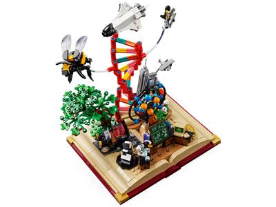 LEGO® Ideas 21355 - The Evolution of STEM Preowned Building Kit