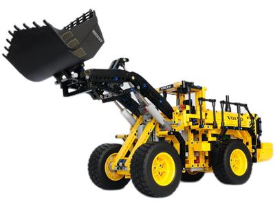 LEGO® Technic 42030-1 - Volvo L350F Wheel Loader