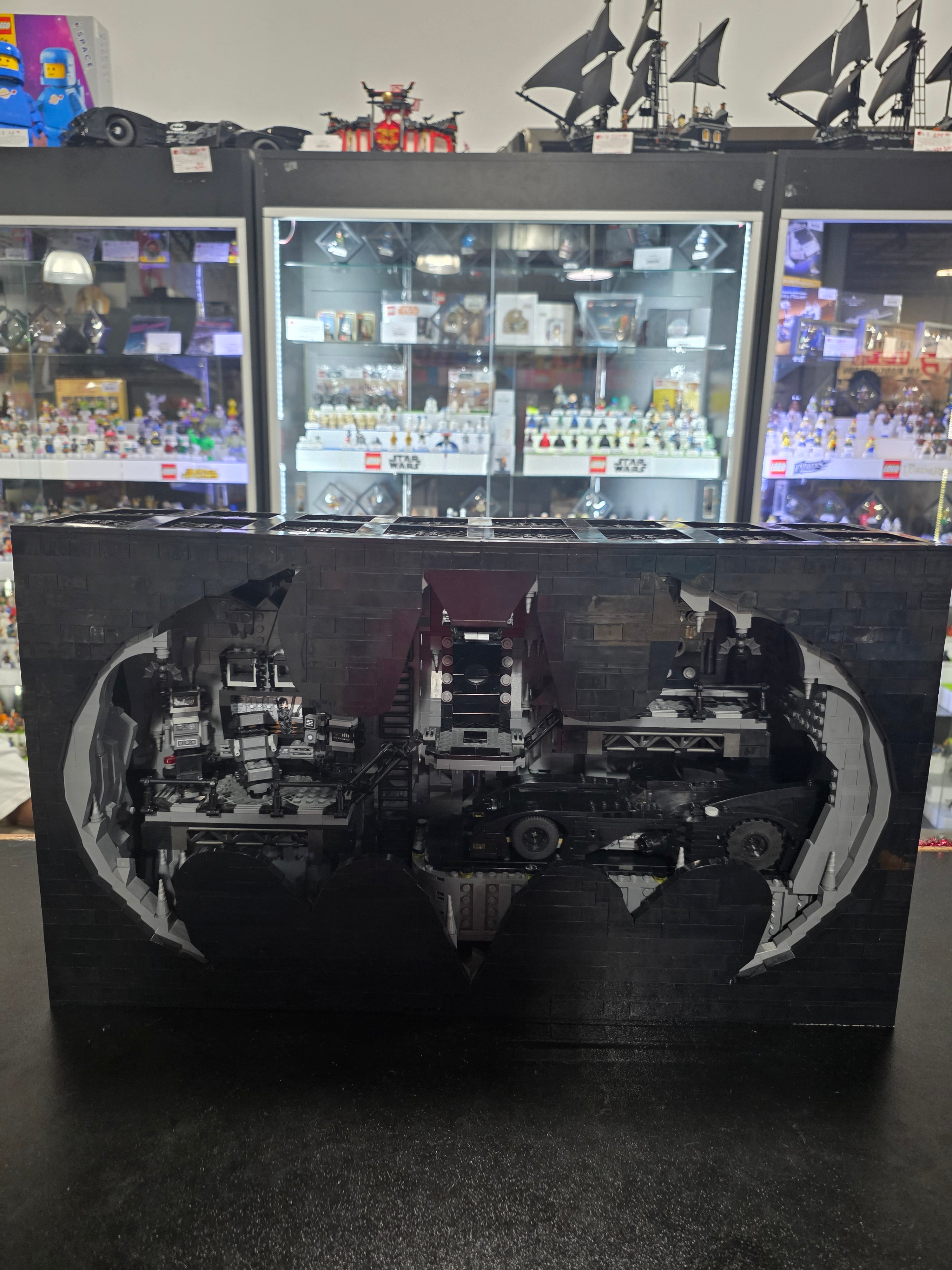 LEGO®  Super Heroes 76252-1 Batcave - Shadow Box (BUV)